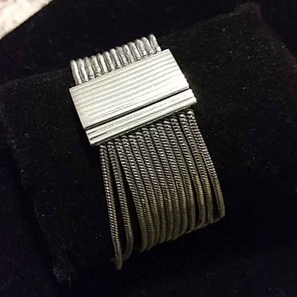 Slinky silver bracelet